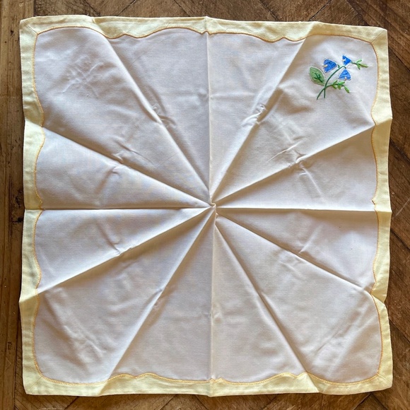 Linen embroidery tray mats with napkins, New, set of two. - Picture 5 of 5